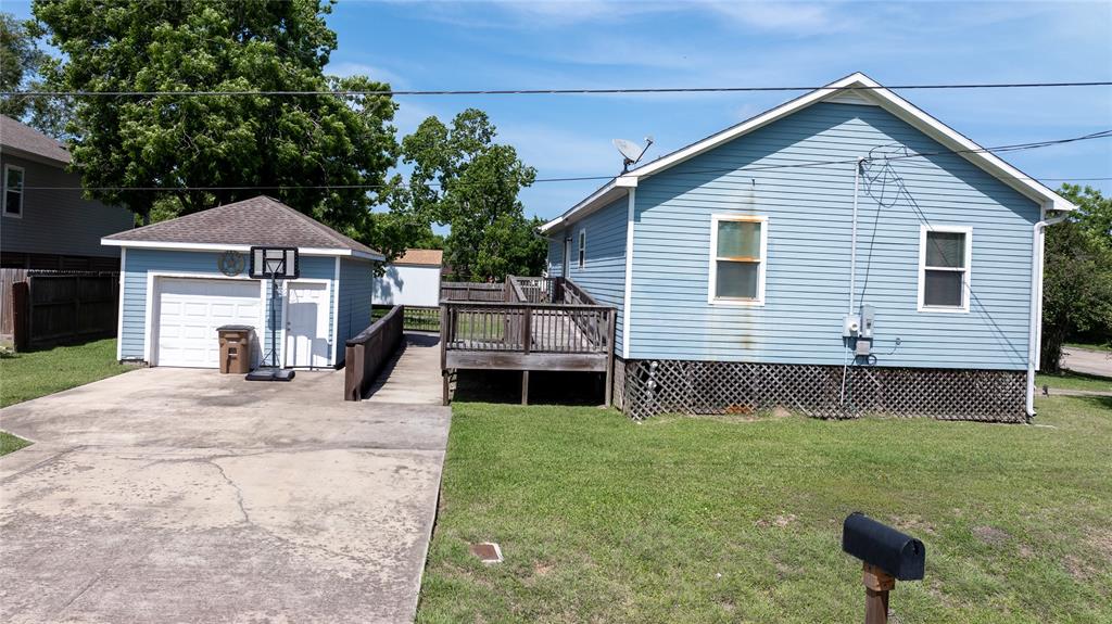 2503 Deats Road, Dickinson, Texas image 3