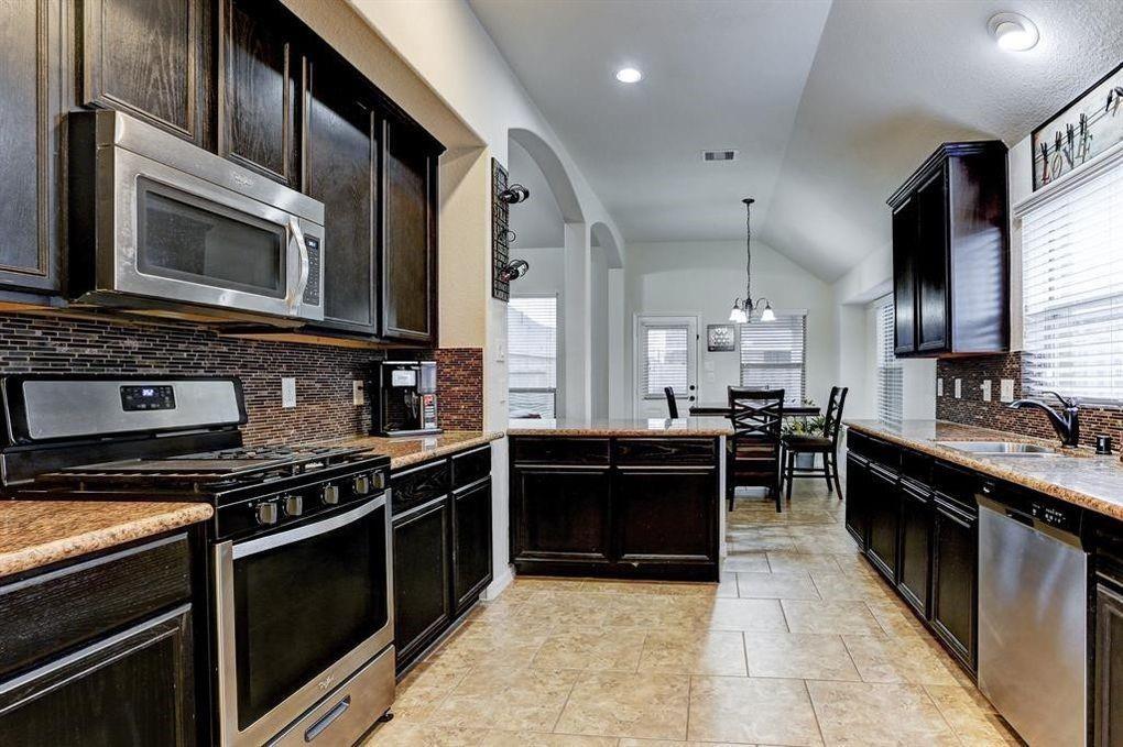 1518 Nacogdoches Valley Drive, League City, Texas image 10