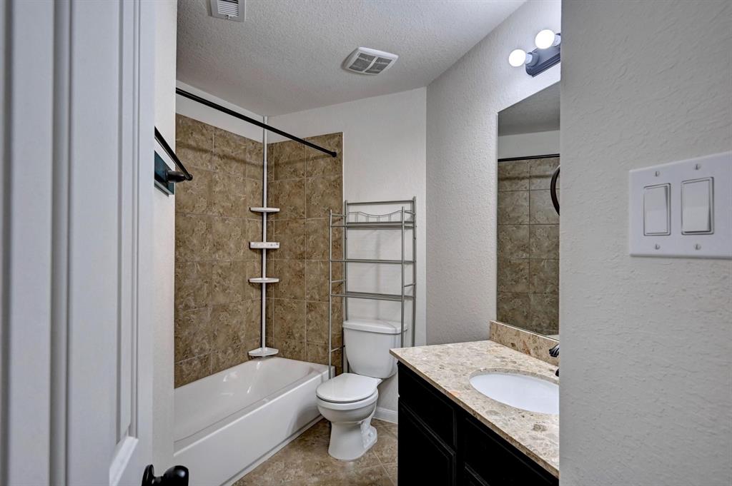 1518 Nacogdoches Valley Drive, League City, Texas image 23