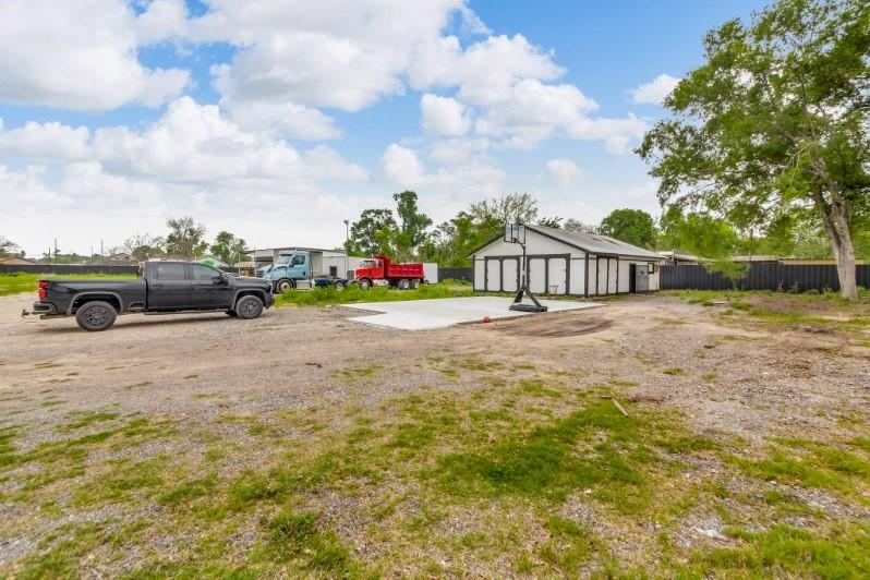 5721 Spindle Drive, Houston, Texas image 13