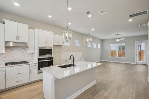 Photo of 3122 Quiet Sunset Drive, Houston, TX 77080 (MLS # 20427307) Photo of 3122 Quiet Sunset Drive, Houston, TX 77080 (MLS # 20427307)