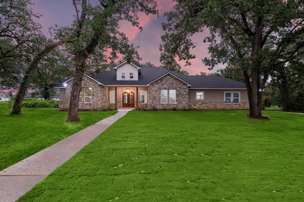 220 Hogan Lane, Hempstead, Texas image 1