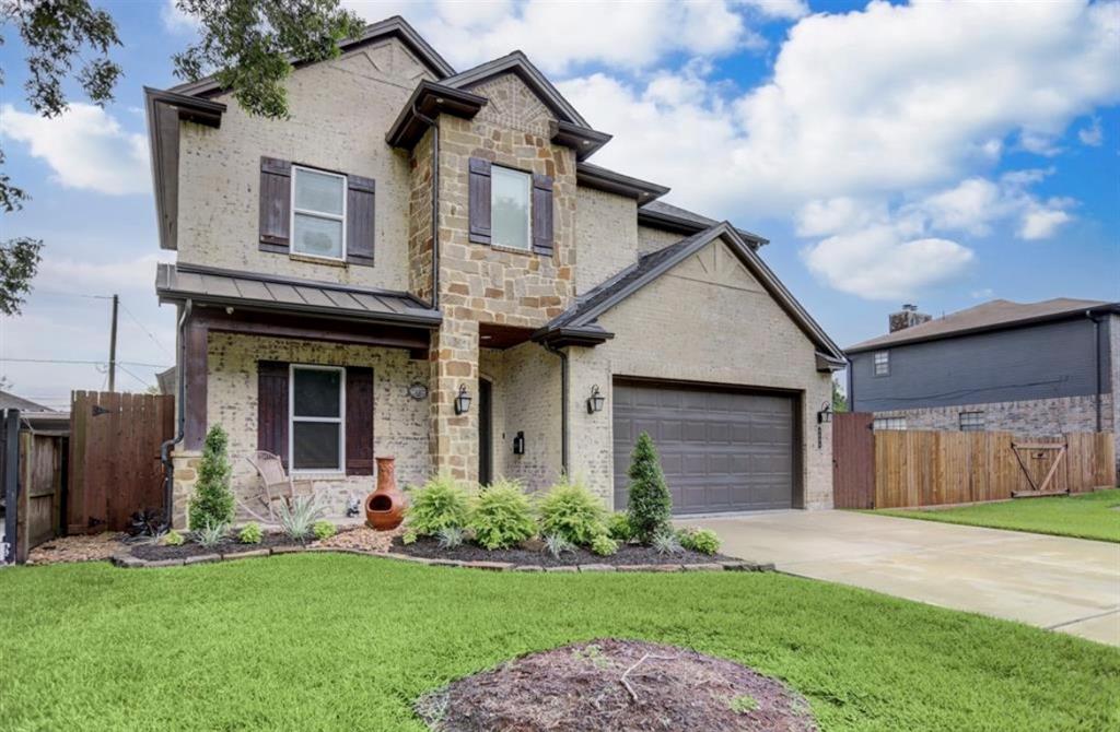 6806 Heron Dr