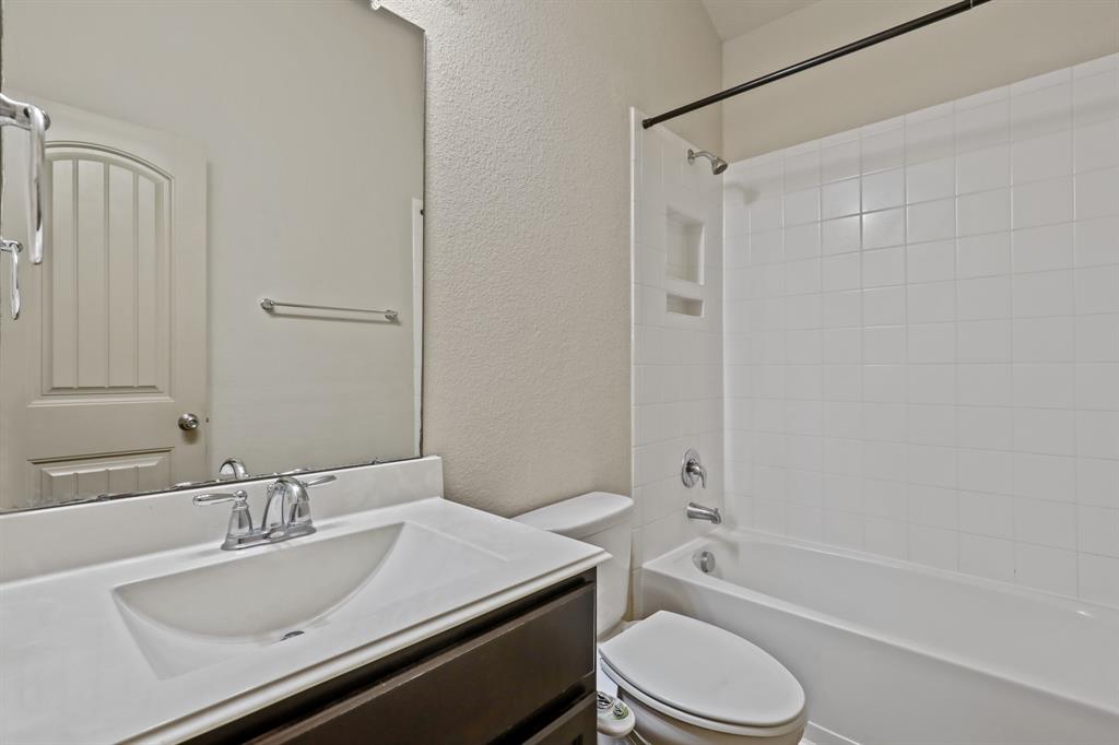 5207 Corbridge Glen Court, Katy, Texas image 17