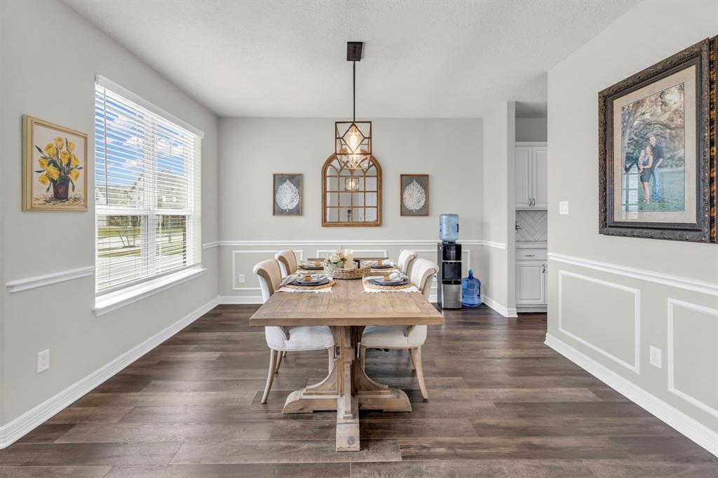 14607 Monmouth Park Drive, Mont Belvieu, Texas image 9