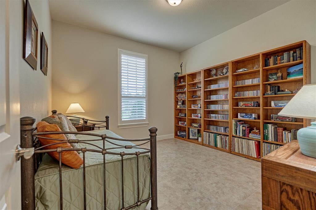 111 Dartmoor Lane, Spring, Texas image 7