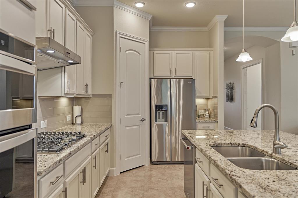 111 Dartmoor Lane, Spring, Texas image 18