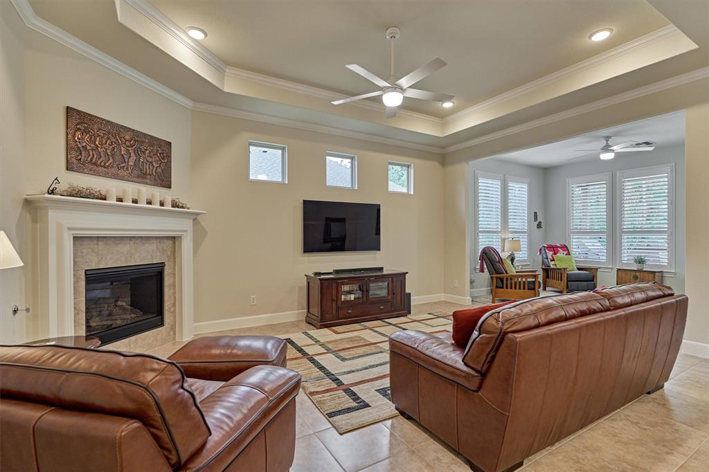 111 Dartmoor Lane, Spring, Texas image 12
