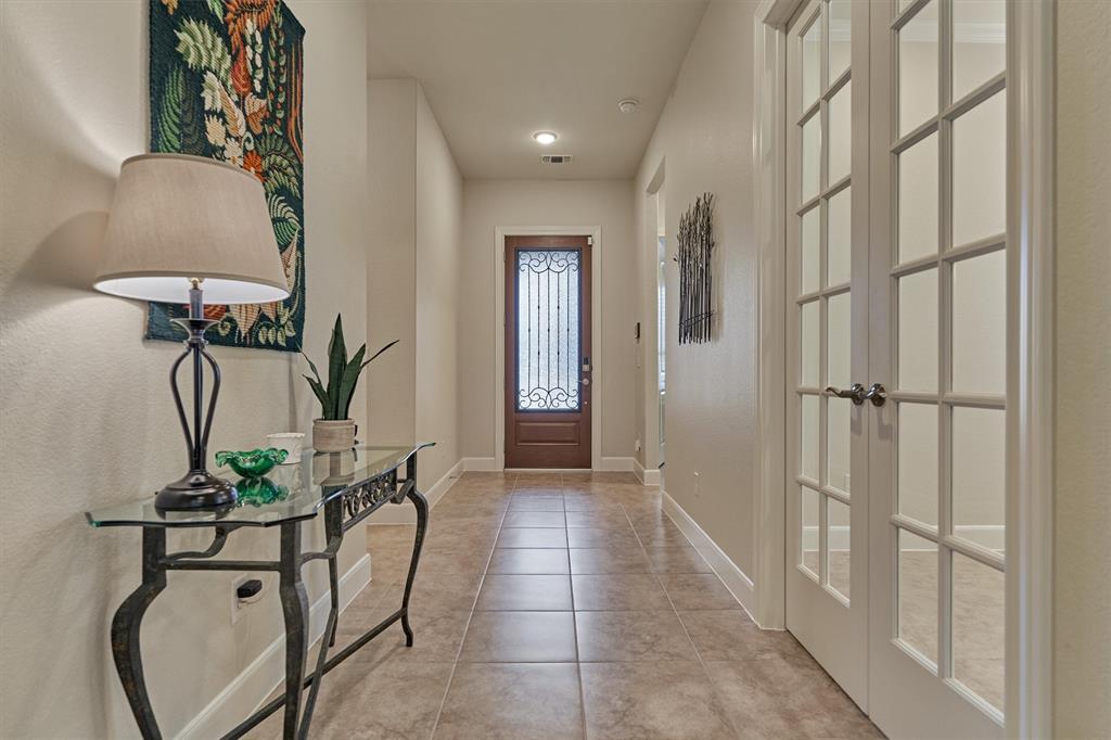 111 Dartmoor Lane, Spring, Texas image 4