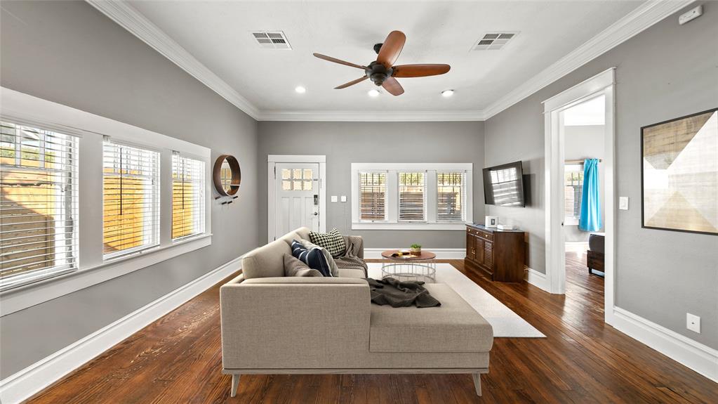 6005 N Main Street, Houston, Texas image 3