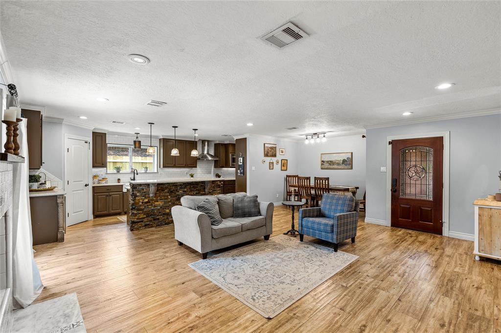 112 April Wind Drive, Montgomery, Texas image 6