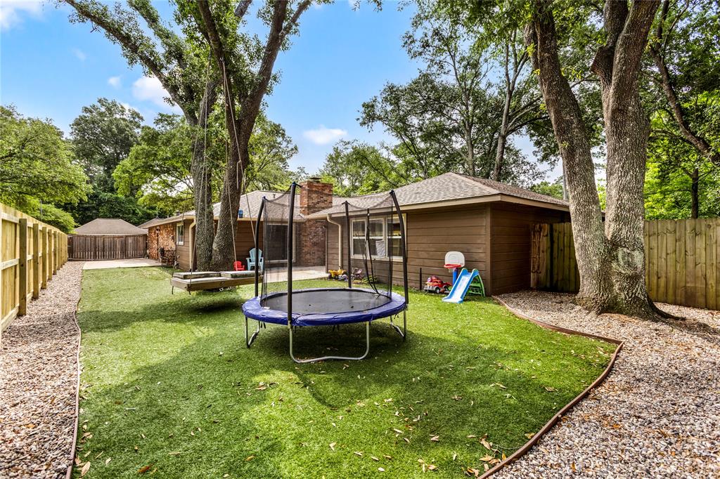 112 April Wind Drive, Montgomery, Texas image 39
