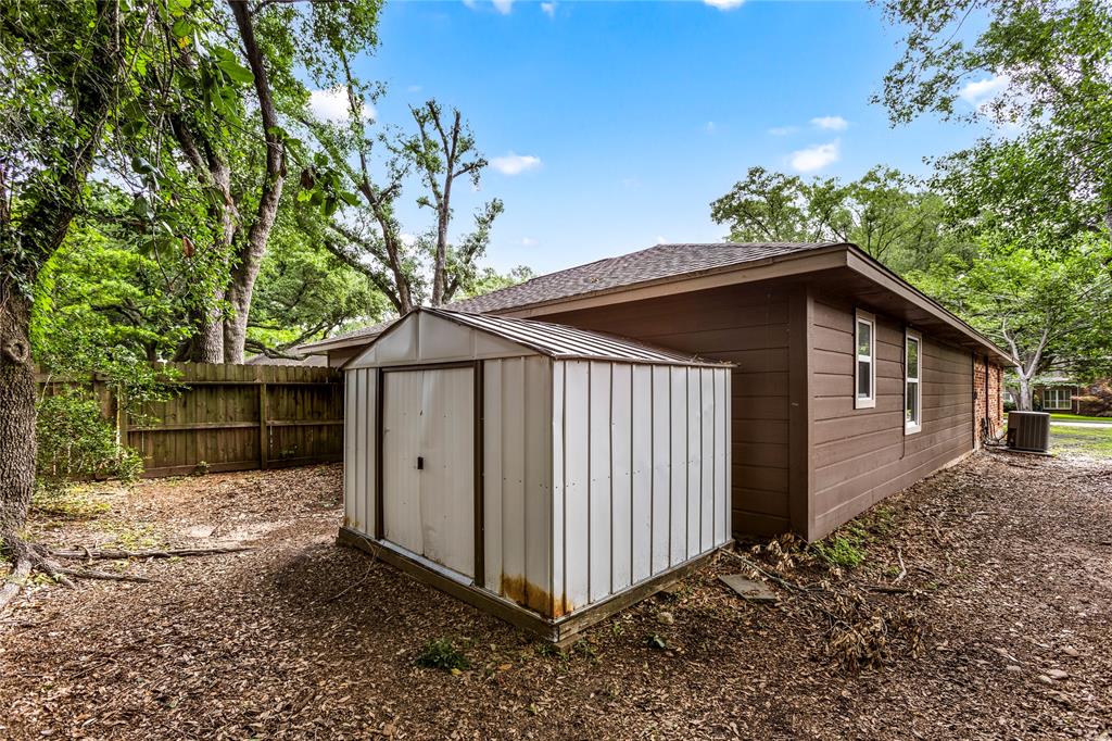 112 April Wind Drive, Montgomery, Texas image 40