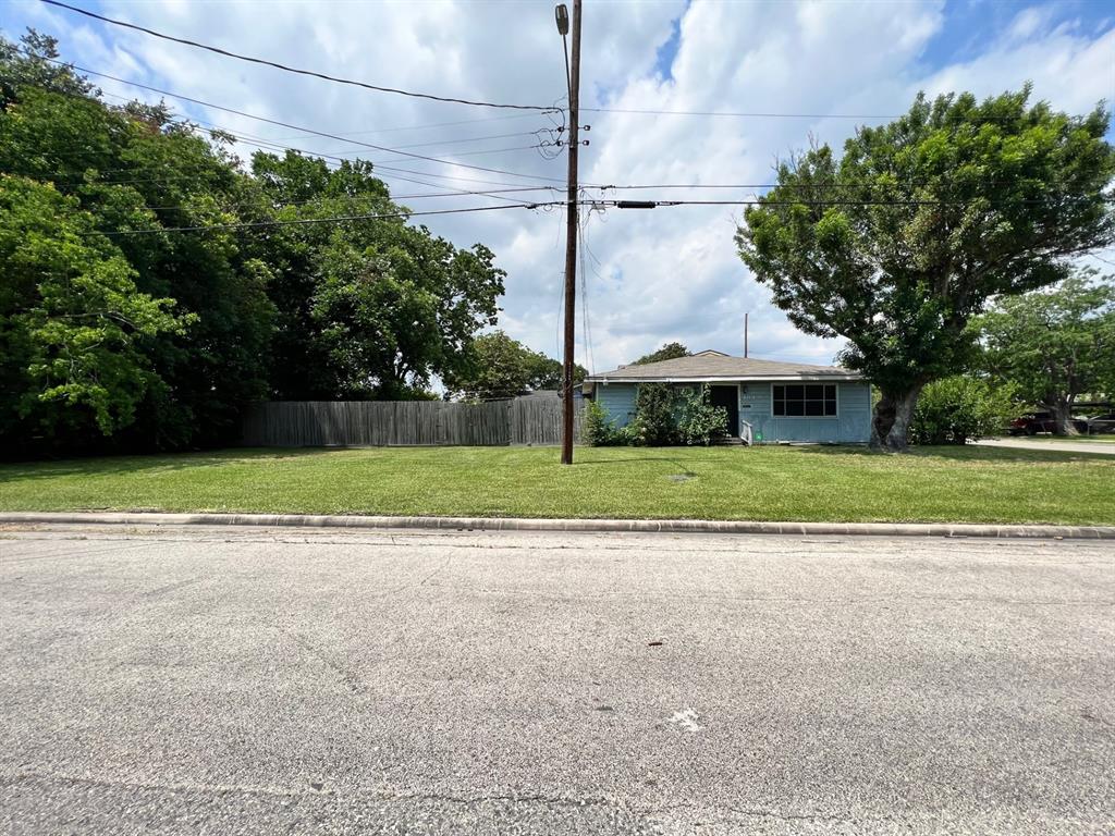 Photo 5 of 18 of 4843 Bricker Street house