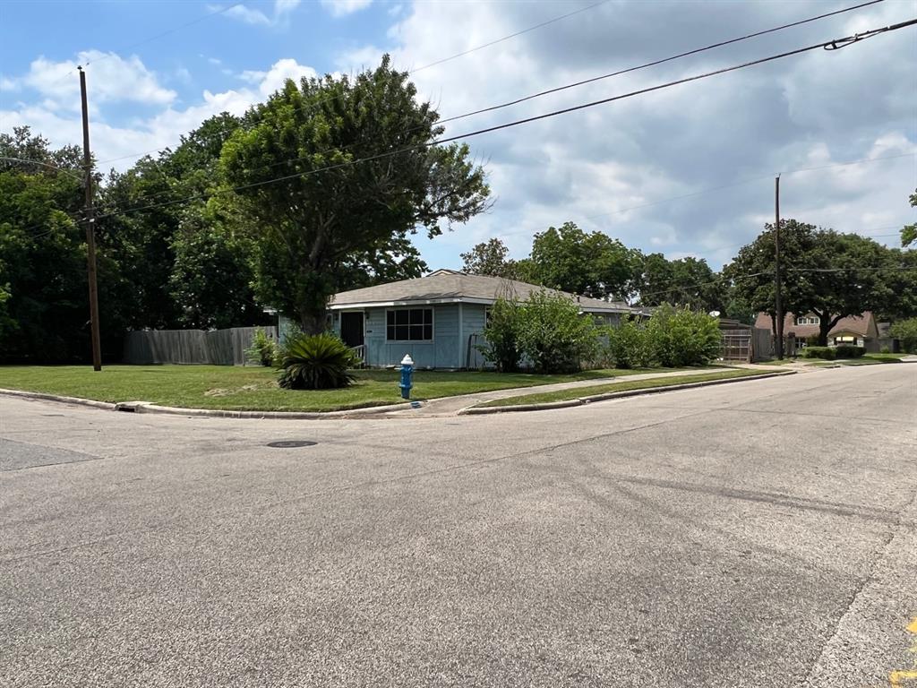 Photo 6 of 18 of 4843 Bricker Street house