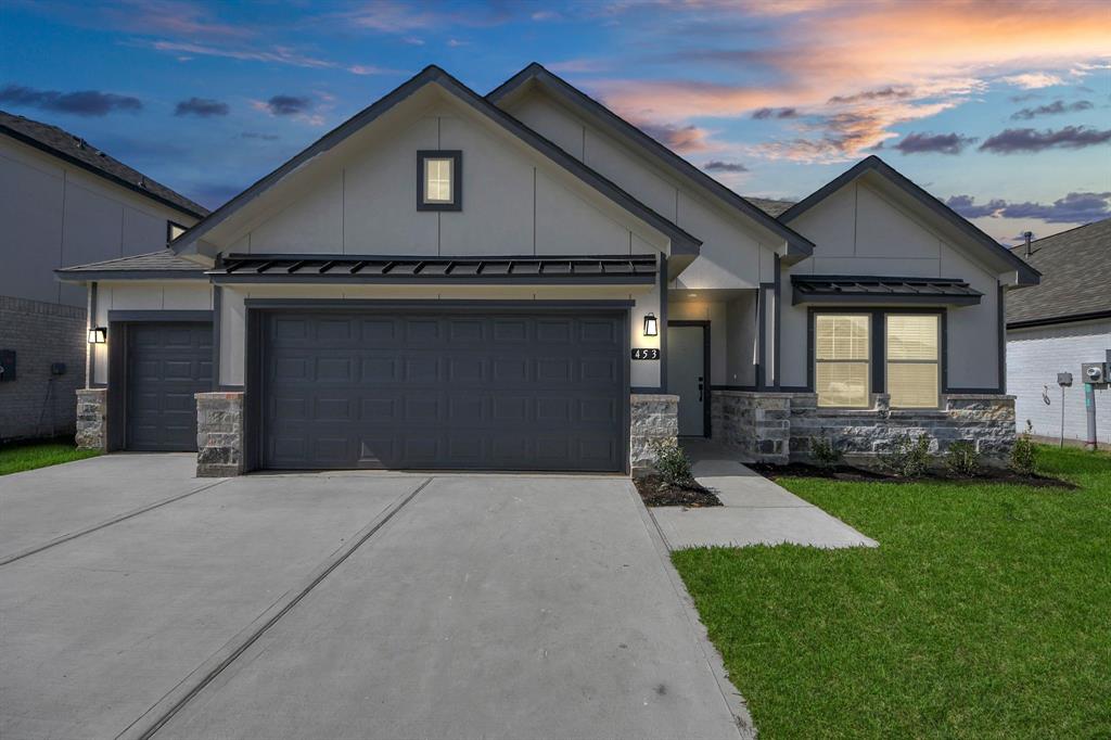 453 Lake Line, Alvin, Texas image 2