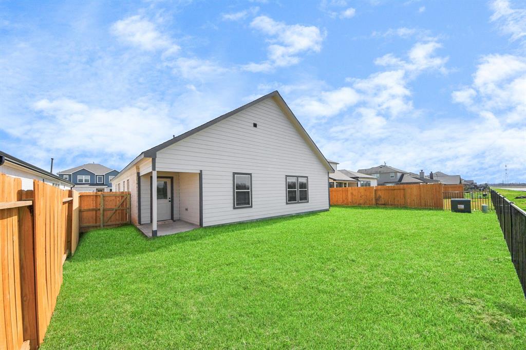 453 Lake Line, Alvin, Texas image 21