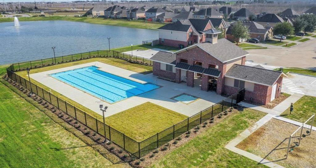 453 Lake Line, Alvin, Texas image 32