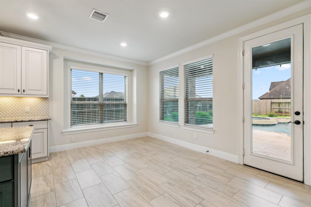 15411 Patten Forest Drive, Cypress, Texas image 11