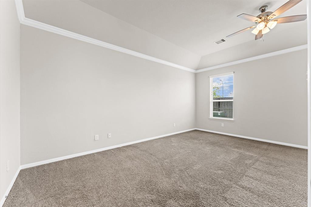 4439 Buentello Drive, Katy, Texas image 3