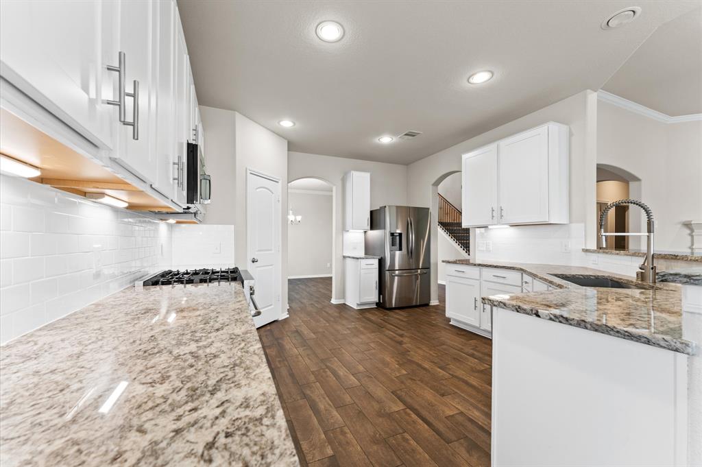 4439 Buentello Drive, Katy, Texas image 14