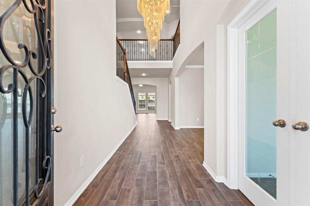 4439 Buentello Drive, Katy, Texas image 2