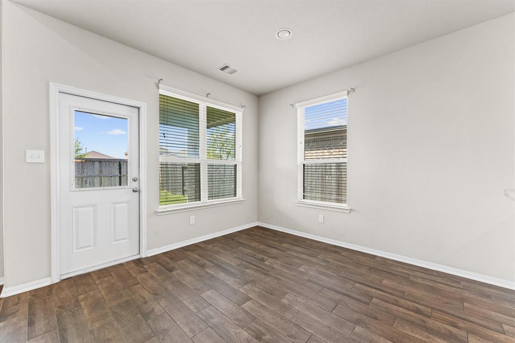4439 Buentello Drive, Katy, Texas image 12