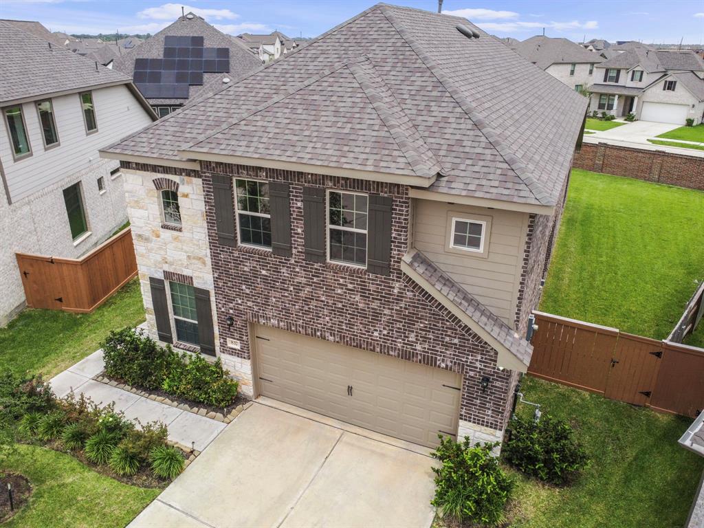 837 Laguna Green Lane