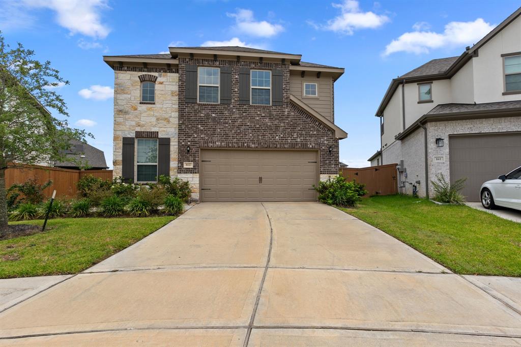 837 Laguna Green Lane