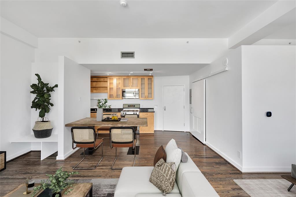 915 Franklin Street #6E, Houston, Texas image 2