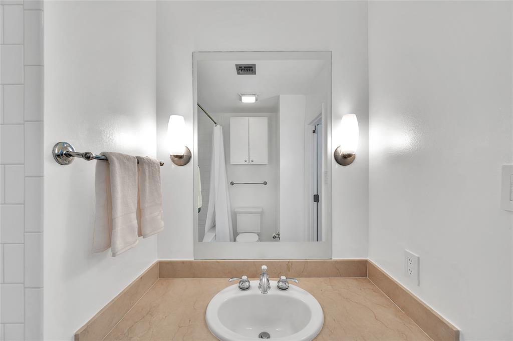 915 Franklin Street #6E, Houston, Texas image 17
