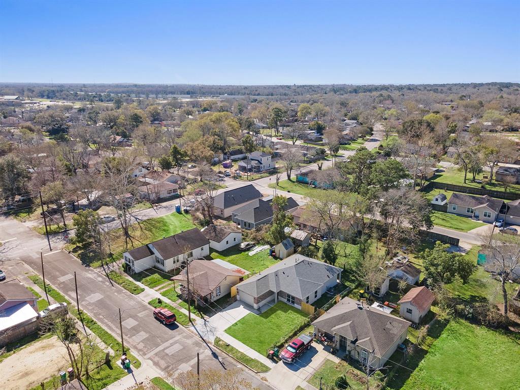 305 E Humble Street, Baytown, Texas image 35