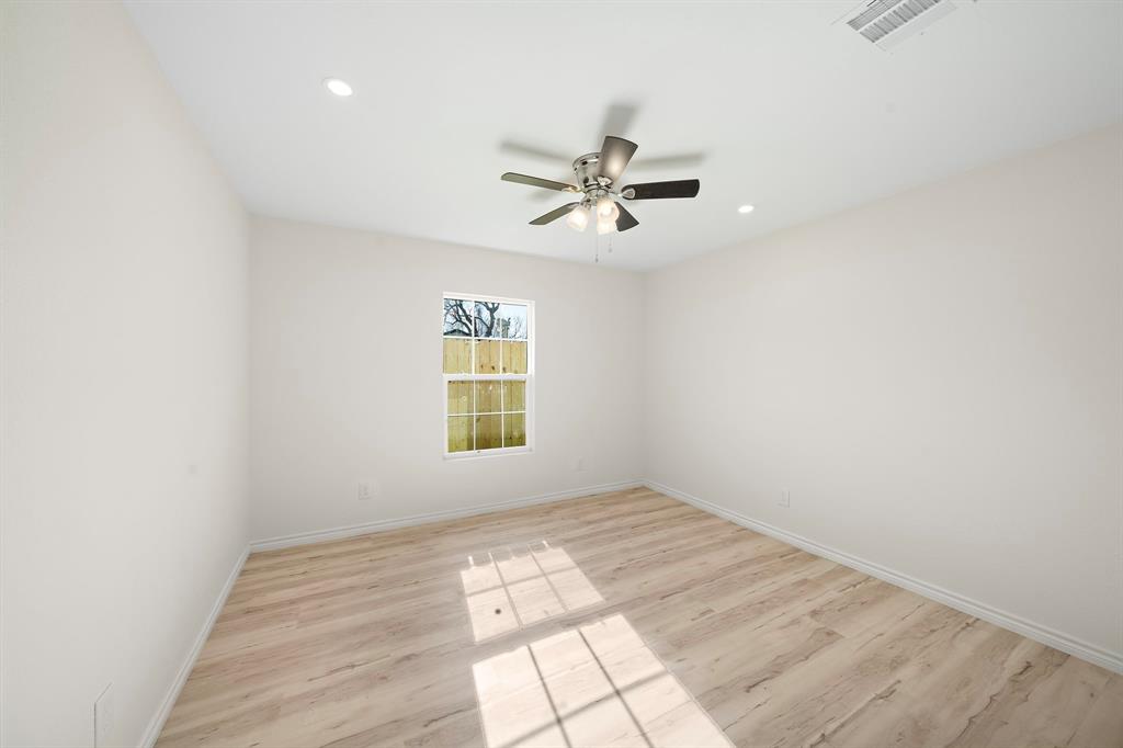 305 E Humble Street, Baytown, Texas image 15
