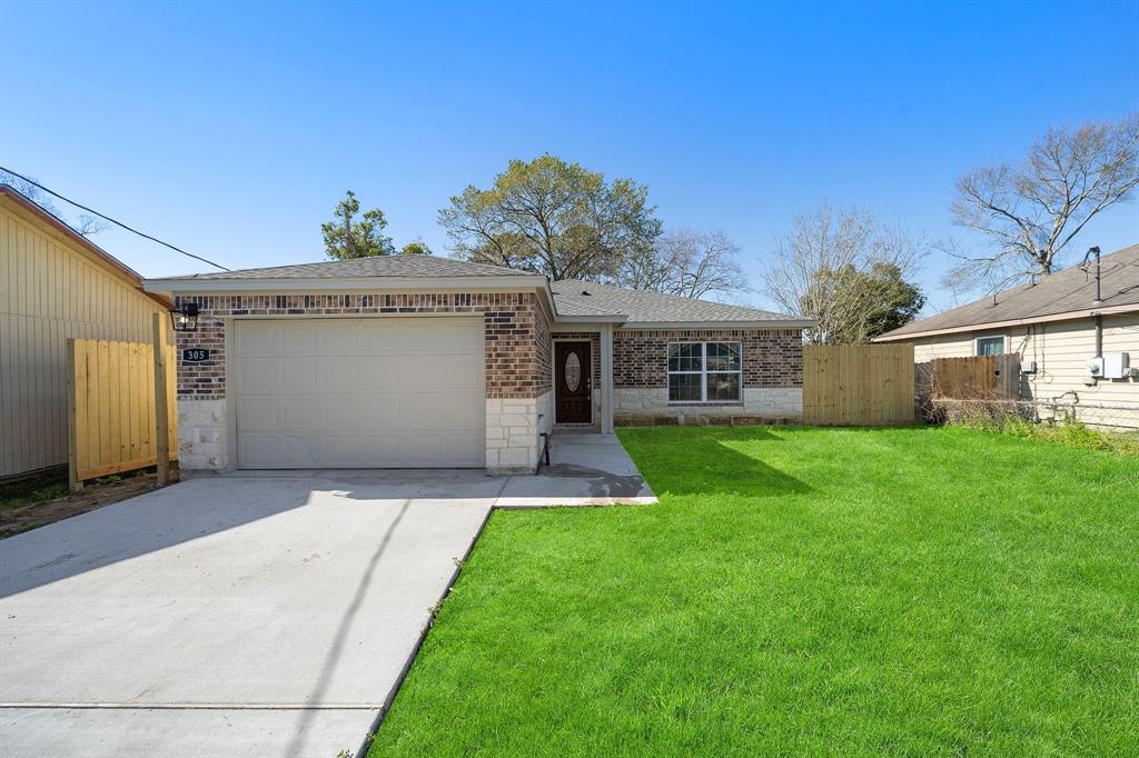 305 E Humble Street, Baytown, Texas image 5