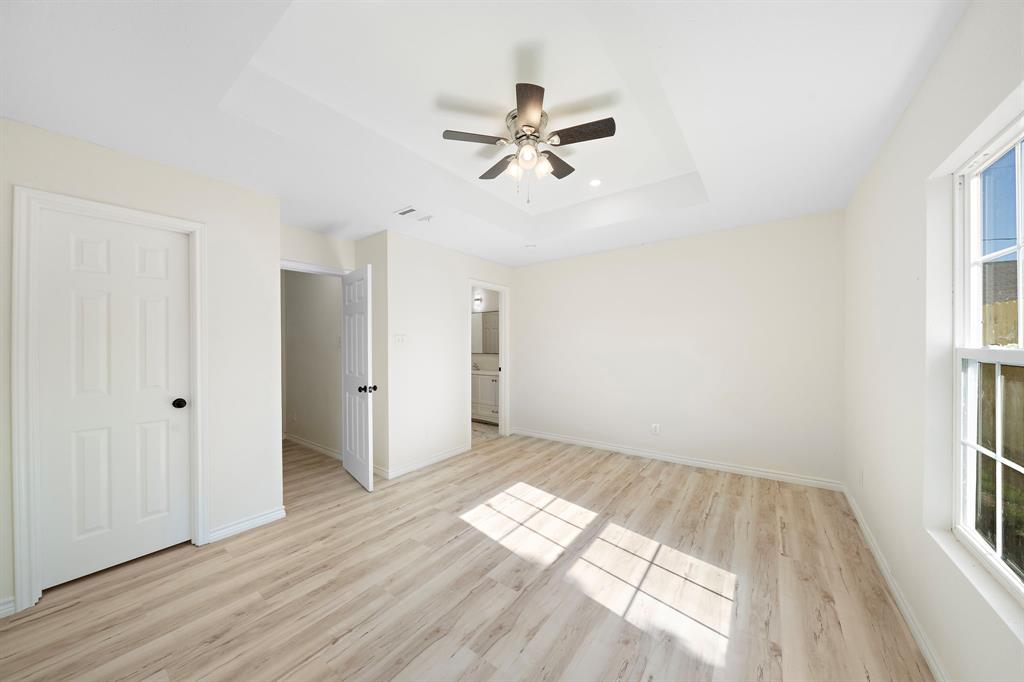 305 E Humble Street, Baytown, Texas image 21