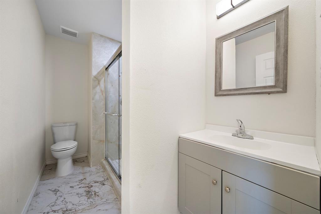305 E Humble Street, Baytown, Texas image 19