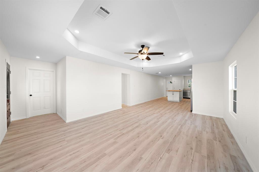 305 E Humble Street, Baytown, Texas image 8