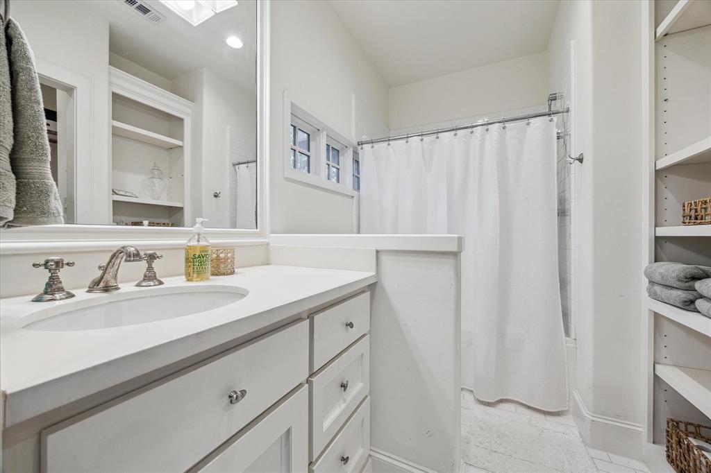 5418 Braeburn Drive, Bellaire, Texas image 23