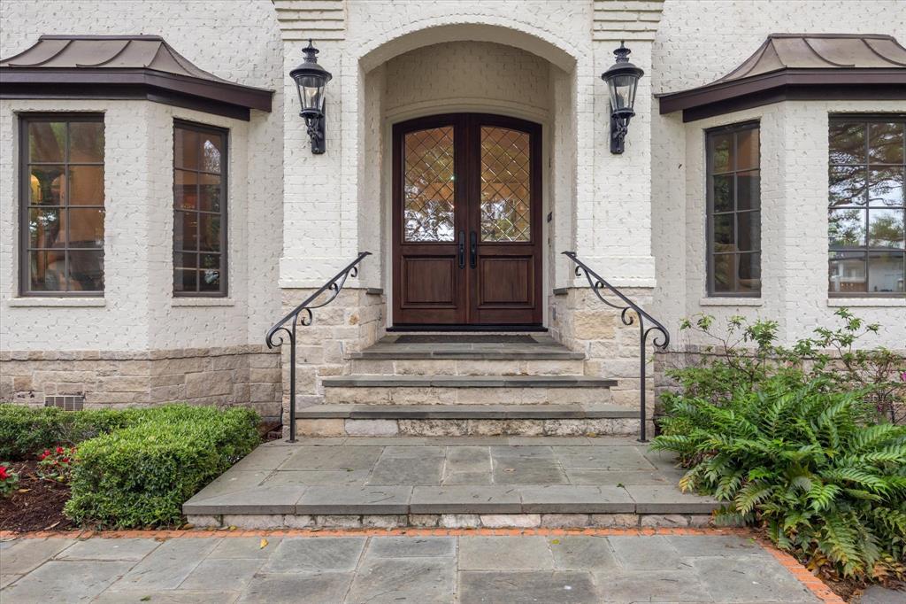 5418 Braeburn Drive, Bellaire, Texas image 2