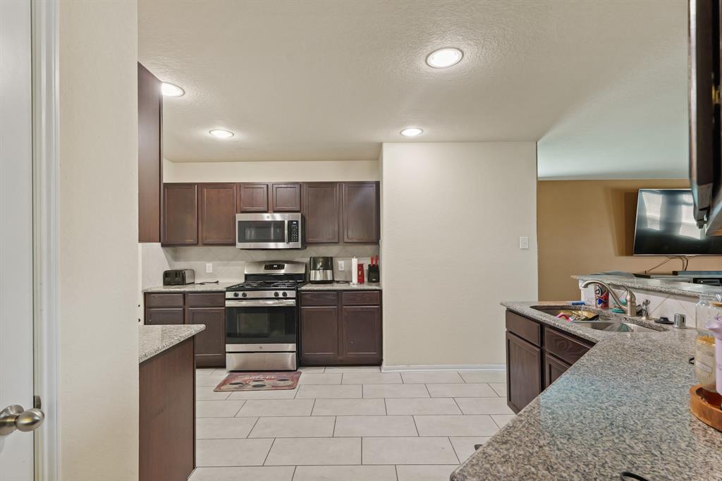 2206 Village Side Trail, Rosenberg, Texas image 10