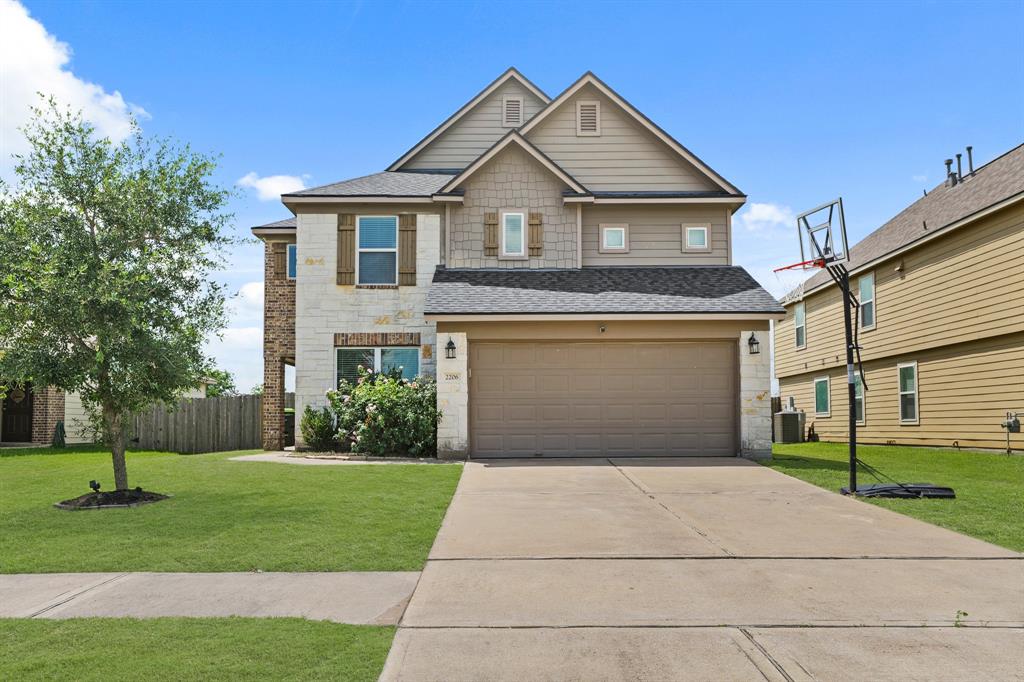 2206 Village Side Trail, Rosenberg, Texas image 2