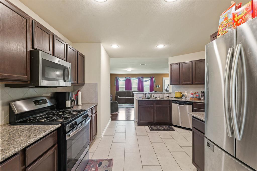 2206 Village Side Trail, Rosenberg, Texas image 8