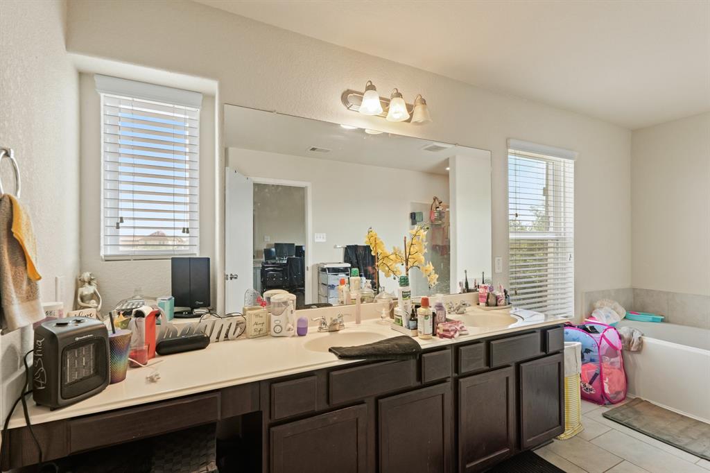 2206 Village Side Trail, Rosenberg, Texas image 24