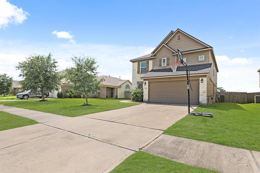 2206 Village Side Trail, Rosenberg, Texas image 3