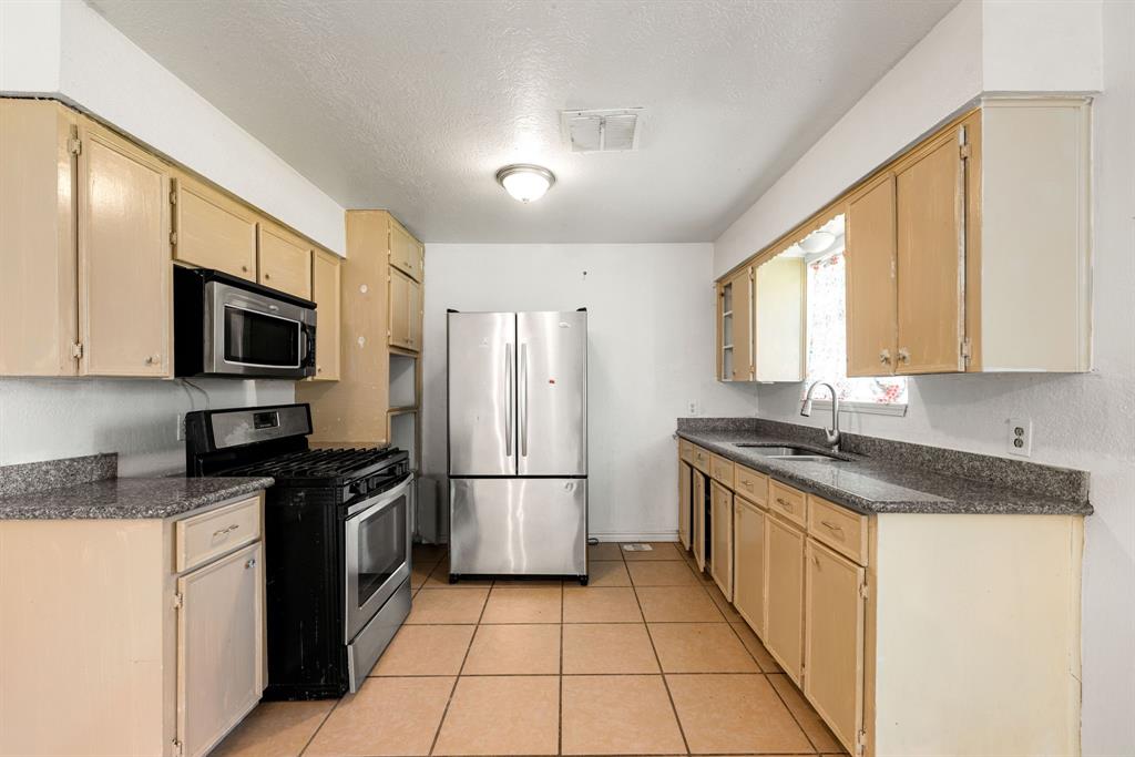 406 Cypress Avenue, Crosby, Texas image 5