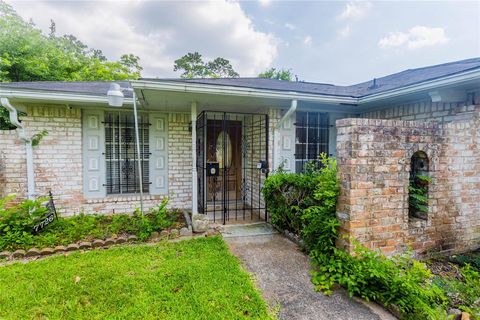 Photo of 7726 Melanie Street, Houston, TX 77016 (MLS # 10863200)