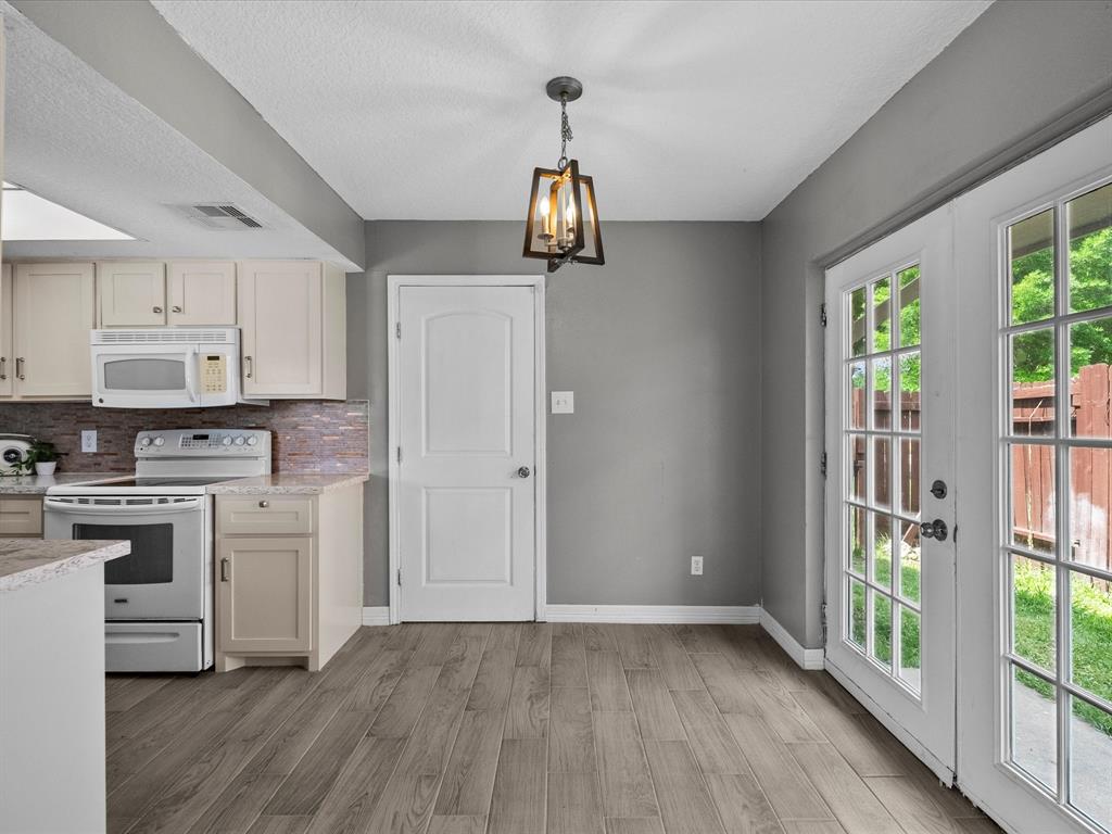 11731 Flushing Meadows Drive, Houston, Texas image 5