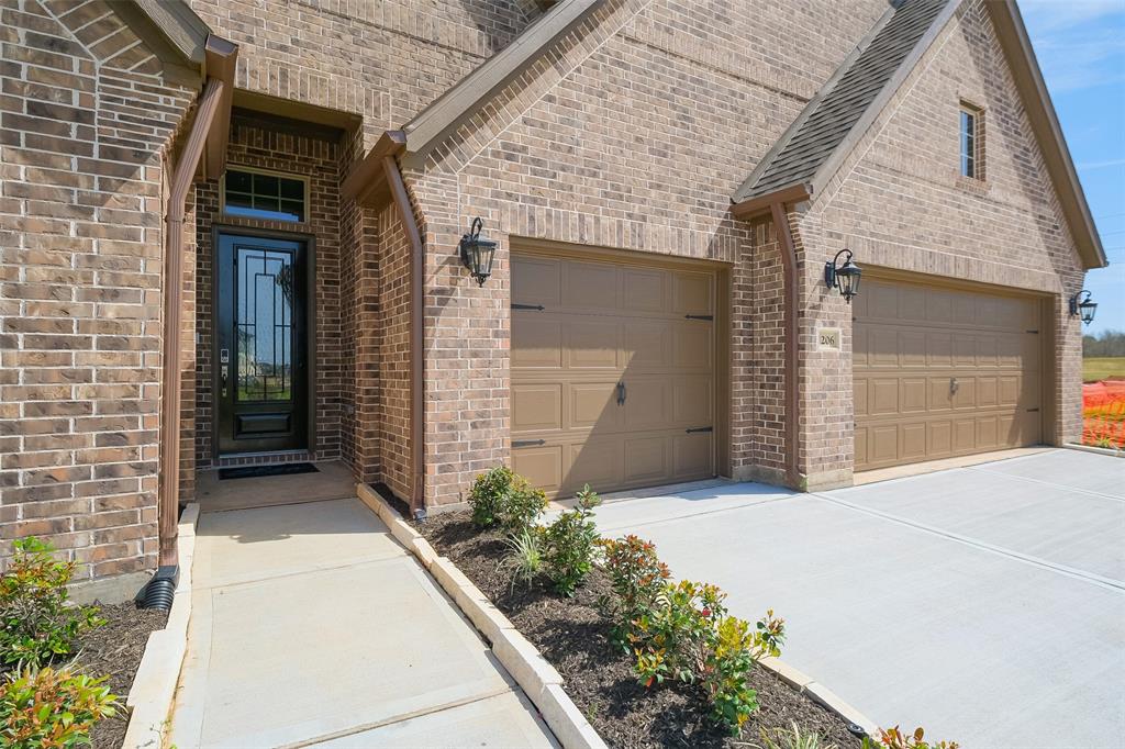 1206 Berry Brook Drive, Missouri City, Texas image 3