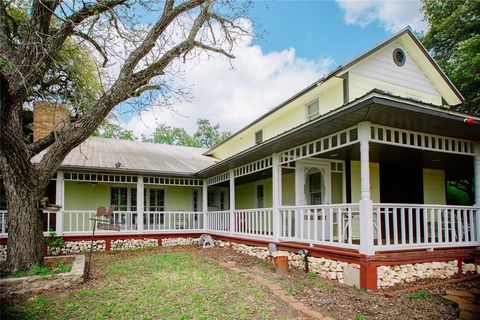 A home in La Grange