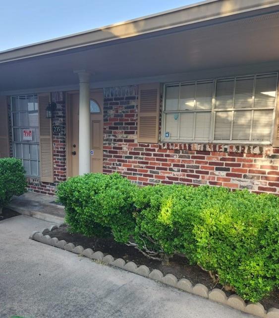 235 W Tri Oaks Lane #235, Houston, Texas image 2